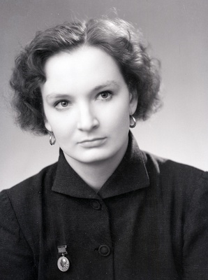 foto, L. Nurmik, Lia Laats, portree, 1953  similar photo