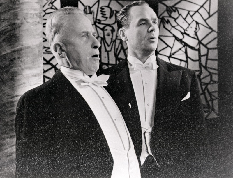 foto, repro, Georg Ots koos isa Karliga esinemas, 1957