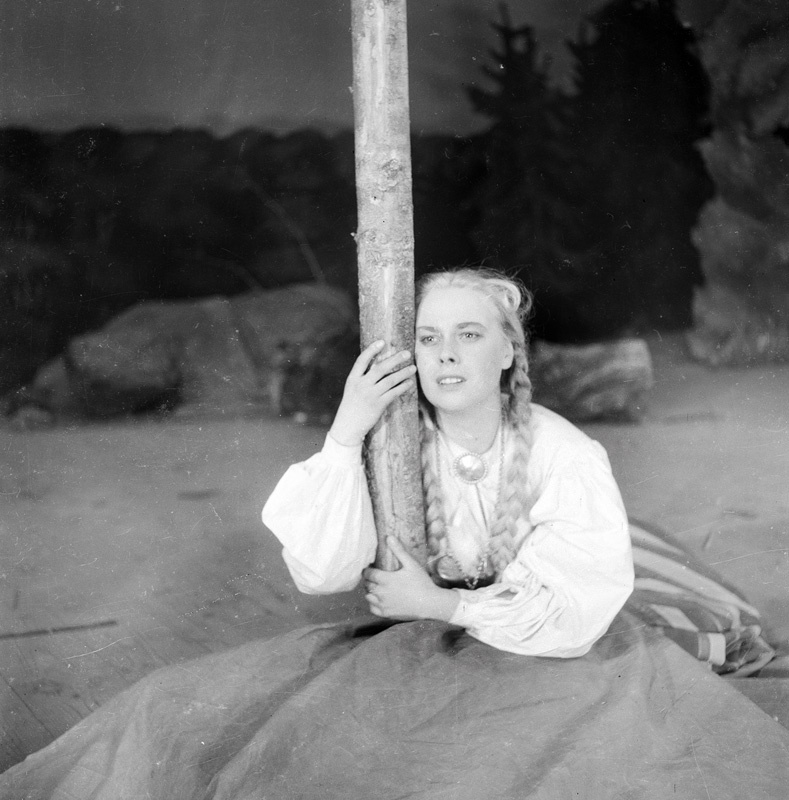 Libahunt, Rakvere Teater, 1949, osades - Mari - Ande Rahe