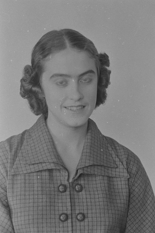 portree: Ülle Ulla, 1954