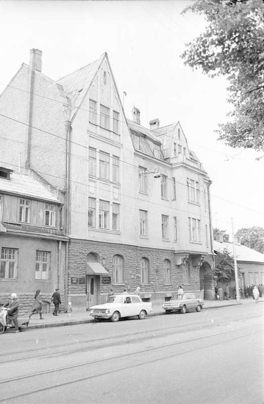 Temporary settlement of Kadrioru pharmacy in 1944-1945.