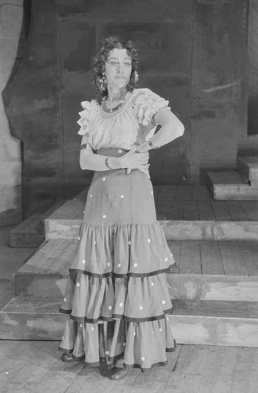Carmen, Teater Estonia, 1947, osades: Mercedes – Leida Soom