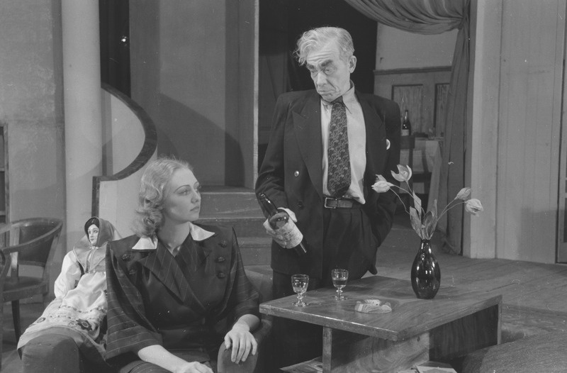 Vene küsimus, Teater Estonia, 1947, osades: Mag – Astrid Lepa, Morphy – Hugo Laur