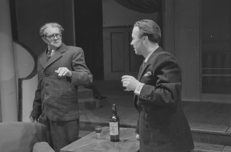 Vene küsimus, Teater Estonia, 1947, osades: O`Kinley – Abert Üksip, Smith – Ants Eskola