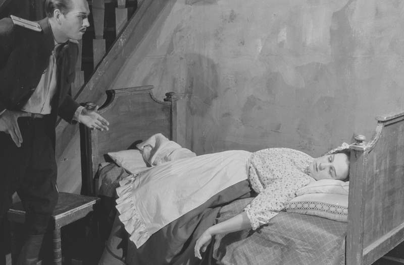 Vaikne Don, Teater Estonia, 1948, osades: Aksinja – Olga Lund, Listnitski – Ants Aasmaa