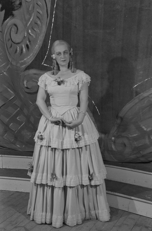 Kerjusüliõpilane, Teater Estonia, 1947, osades: Bronislava – Linda Sellistemägi