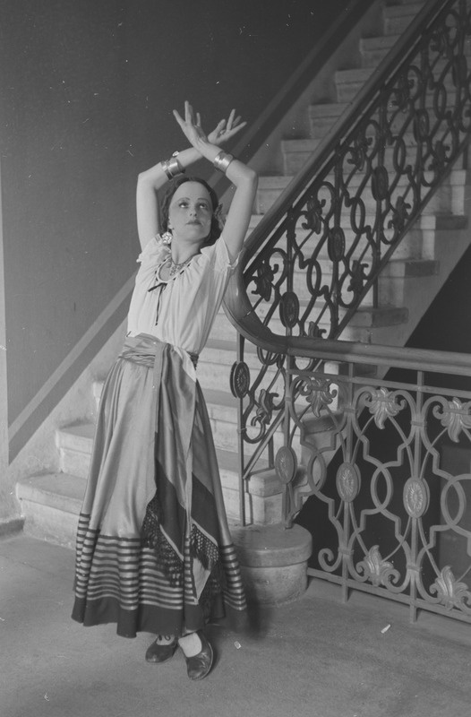 Carmen, Teater Estonia, 1947, pildil: Aino Ebraus, balletiartist