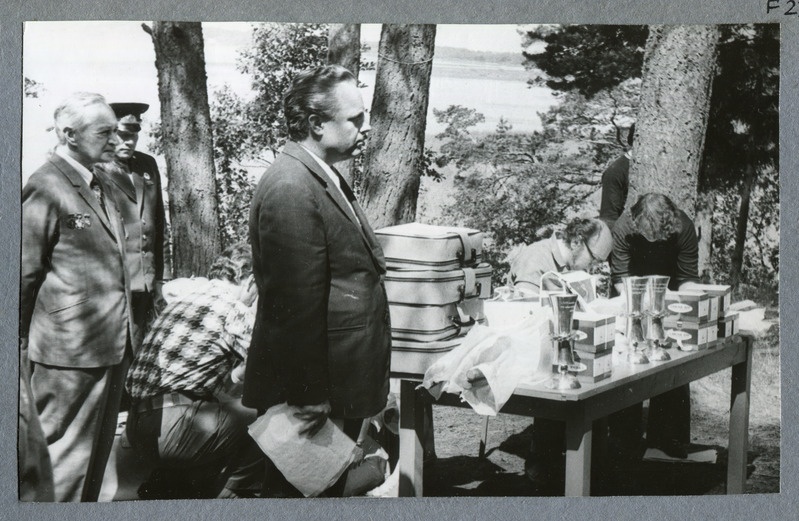 Oku Tamm autasustamisel