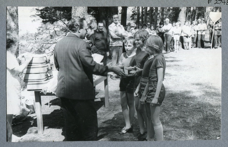 Autasustatakse I grupi võitjaid