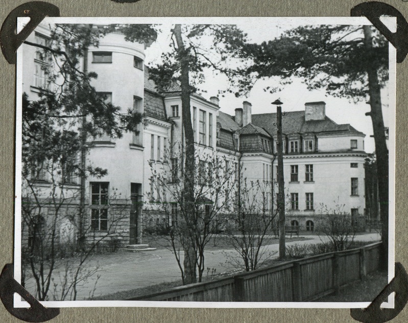 Tallinna Väikelastekodu. Vaade peahoonele hoovi poolt