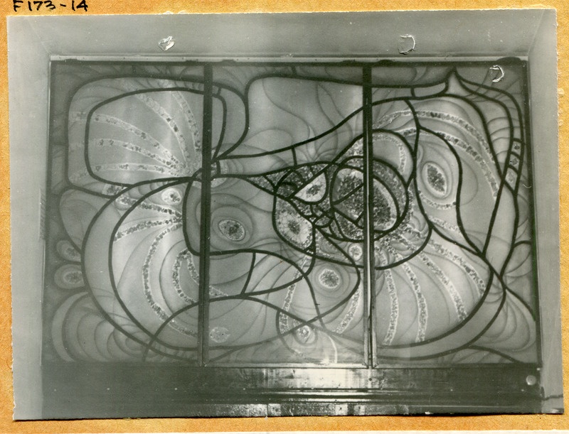 Vitraaž Tartu Linna Onkoloogia Dispanseri vestibüülis