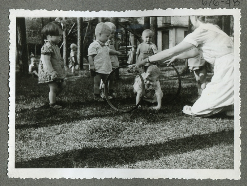 Rõngast läbironimine Tallinna Linna Laste Tuberkuloosisanatooriumis