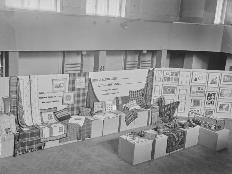 Eesti Naiskutsekooli näitus