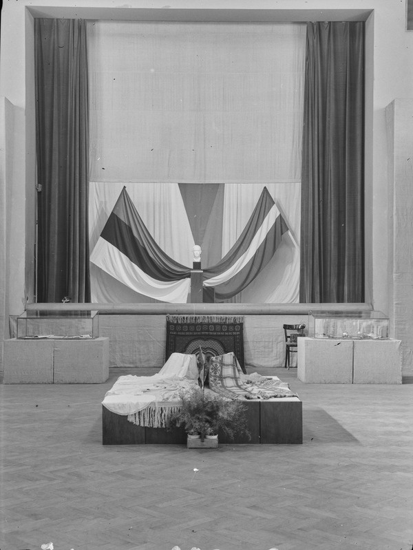 Eesti Naiskutsekooli näitus