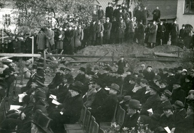 Tartu Ülikooli instituutide hoone (keemiahoone) nurgakivi panek 5.detsembril 1938  similar photo