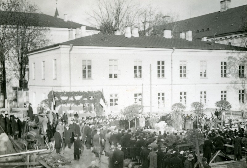 Tartu Ülikooli instituutide hoone (keemiahoone) nurgakivi panek 5.detsembril 1938