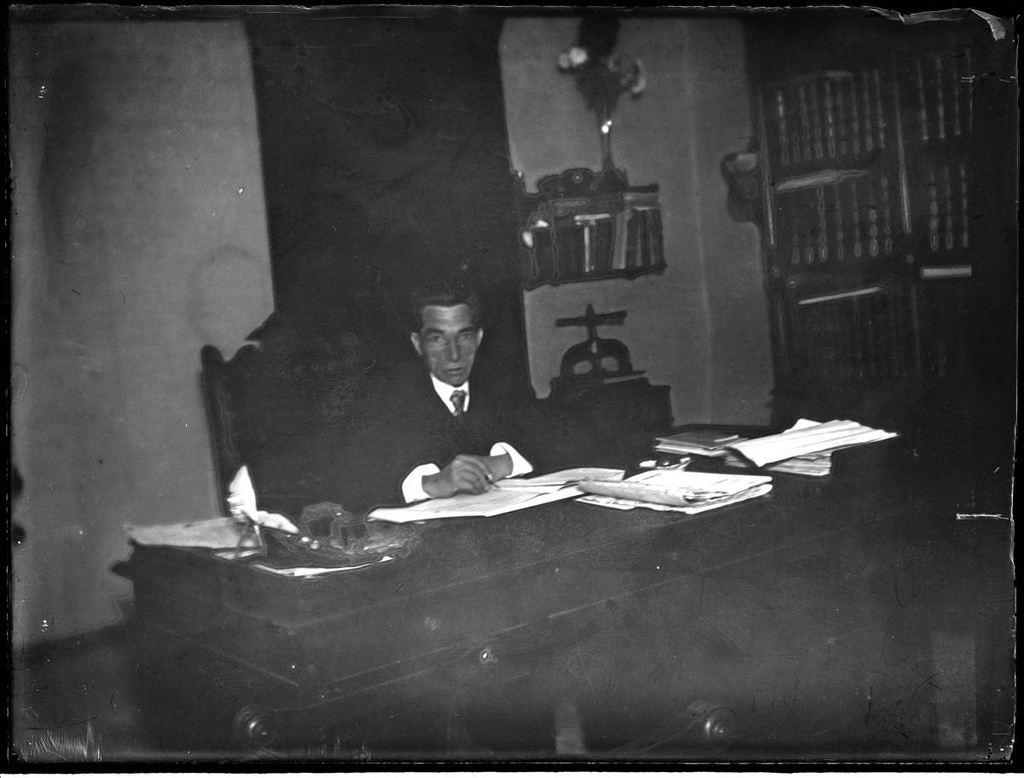 [Daniel Boschmonar] - Daniel Boschmonar Guardiola and his office of attorney in the street Force, 23.