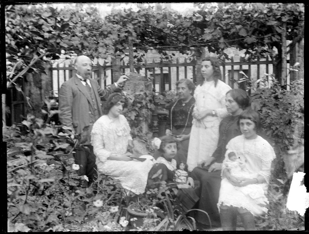 [Family Portrait Body and Bellsolà] - The Body family with a premium Bellsolà family.