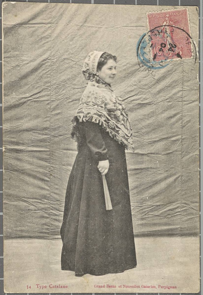 34 Type Catalane - Portrait of a woman with typical Catalan clothing.