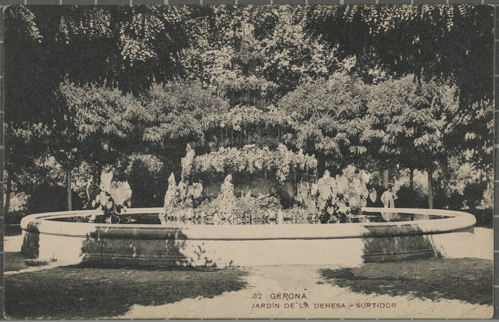 32. Gerona - Dehesa Gardens - Surdor - Brollador de la Devesa, located in the gardens of Queen Victoria.