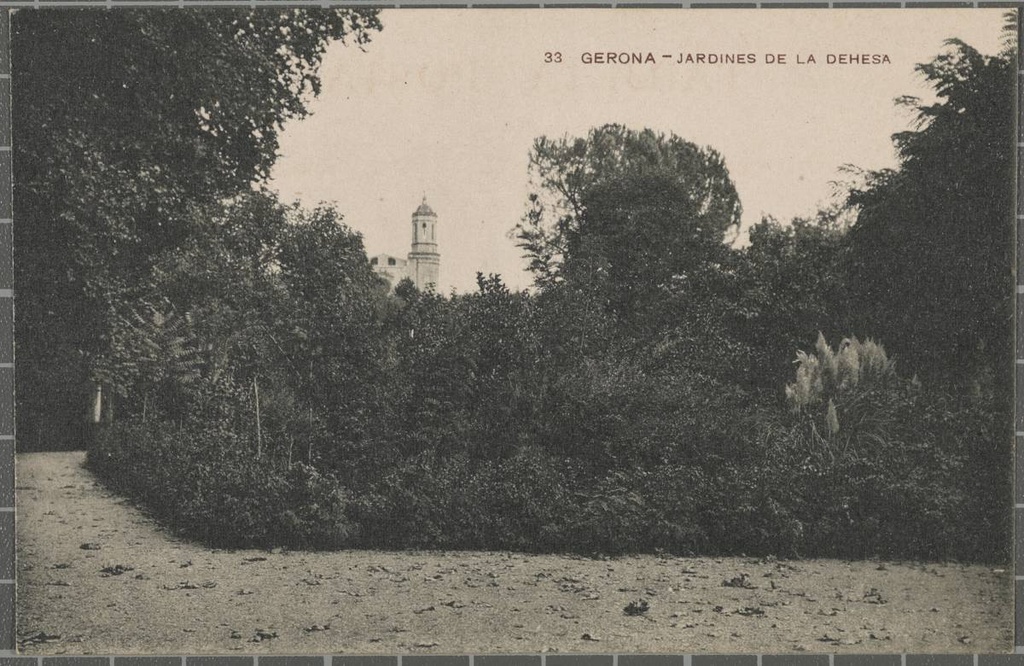 33. Gerona - Dehesa’s Hardines - View of the Cathedral of Girona from the gardens of Queen Victoria in the Dehesa.