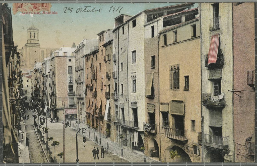 Gerona, Rambla - View from a high point of the Rambla de la Libertad. In the background, the Cathedral of Girona. On one of the floors on the right is the Republican Nationalist Center.