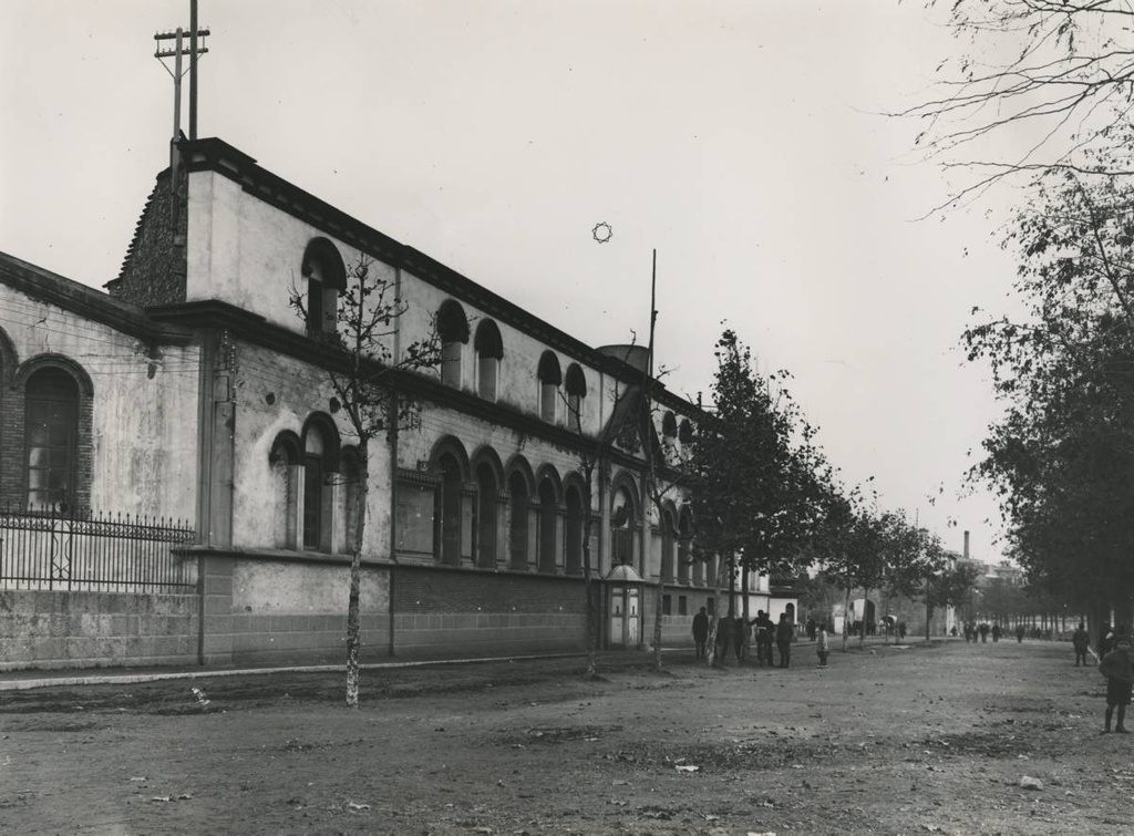[General Mendoza Headquarters] - The cattle market building adapted as artillery barracks, General Mendoza