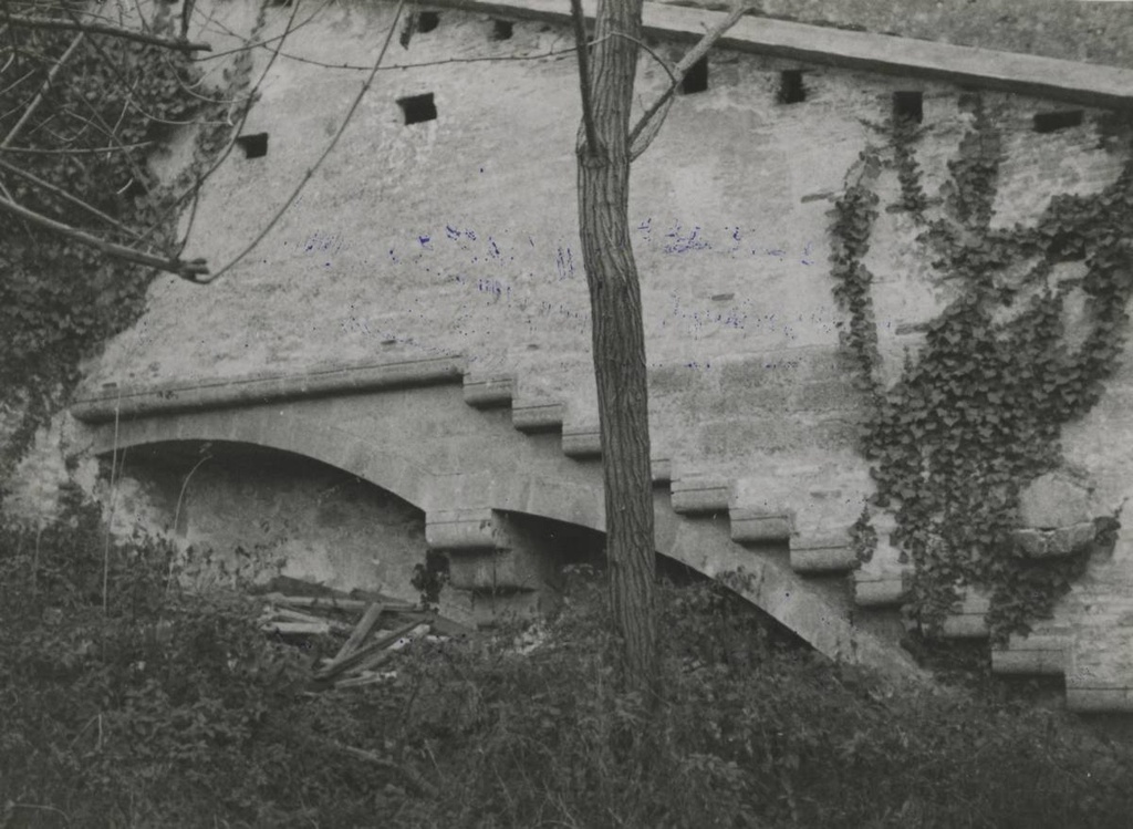 [Archaeological Walk] - Staircase attached to the wall of the Archaeological Walk that leads to the Julia Tower