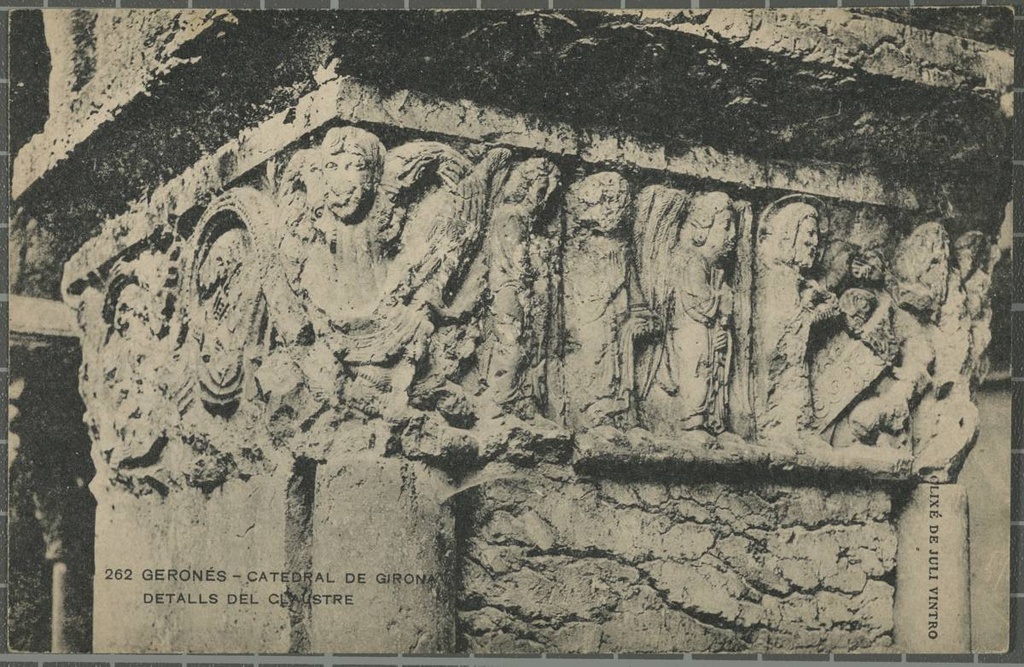 262 Geronés-Cathedral of Girona, details of the cloister. - Detail of a capital of the cloister of the Cathedral of Girona.