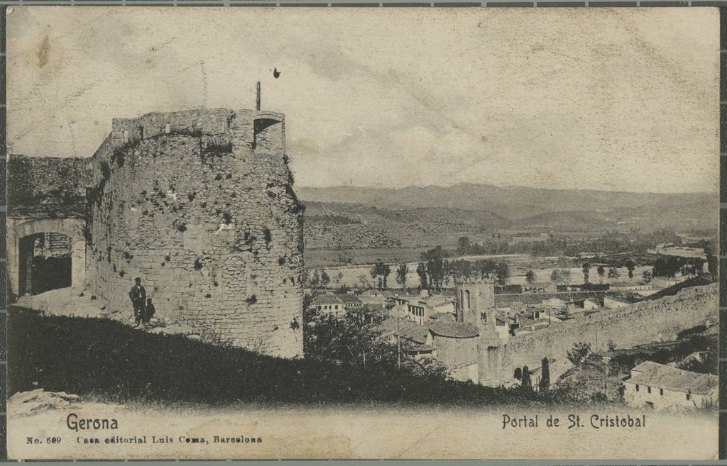 Gerona. Portal de San Cristobal - The portal of St. Christopher and the chapel of the same name In the background to the right, the monastery of Sant Pere de Galligants and a stretch of wall lining towards Montjuïc. The San Pedro portal is observed
