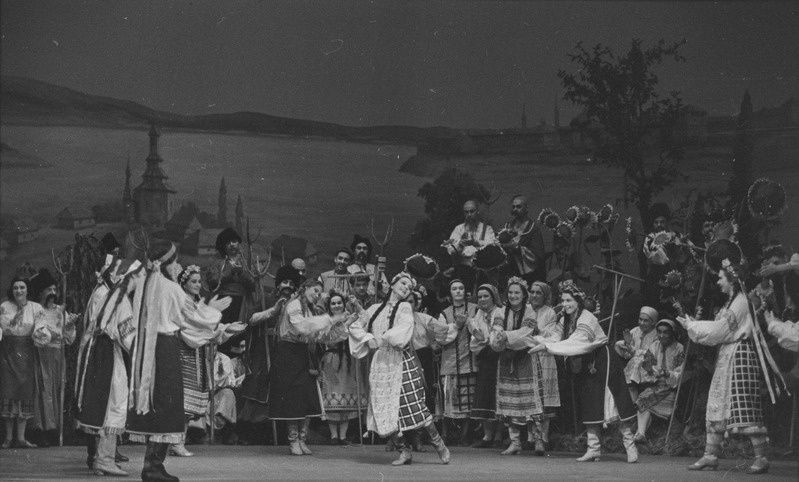 Zaporoožlane Doonau taga, Teater Estonia, 1948, pildil: tantsustseen