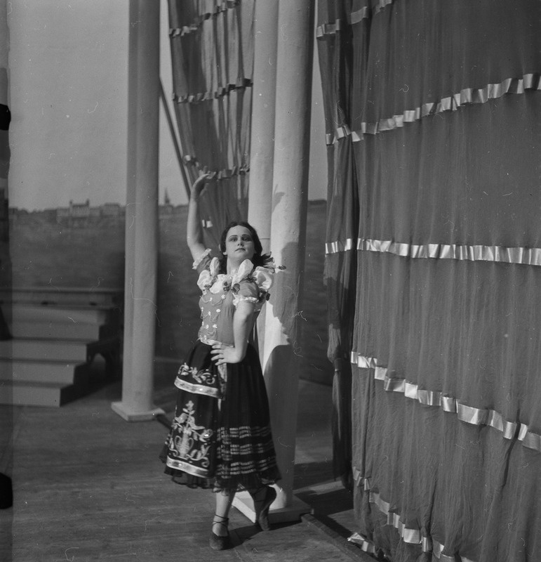 Itaalia Capriccio, Teater Estonia, 1948, pildil: Eike Joasoo
