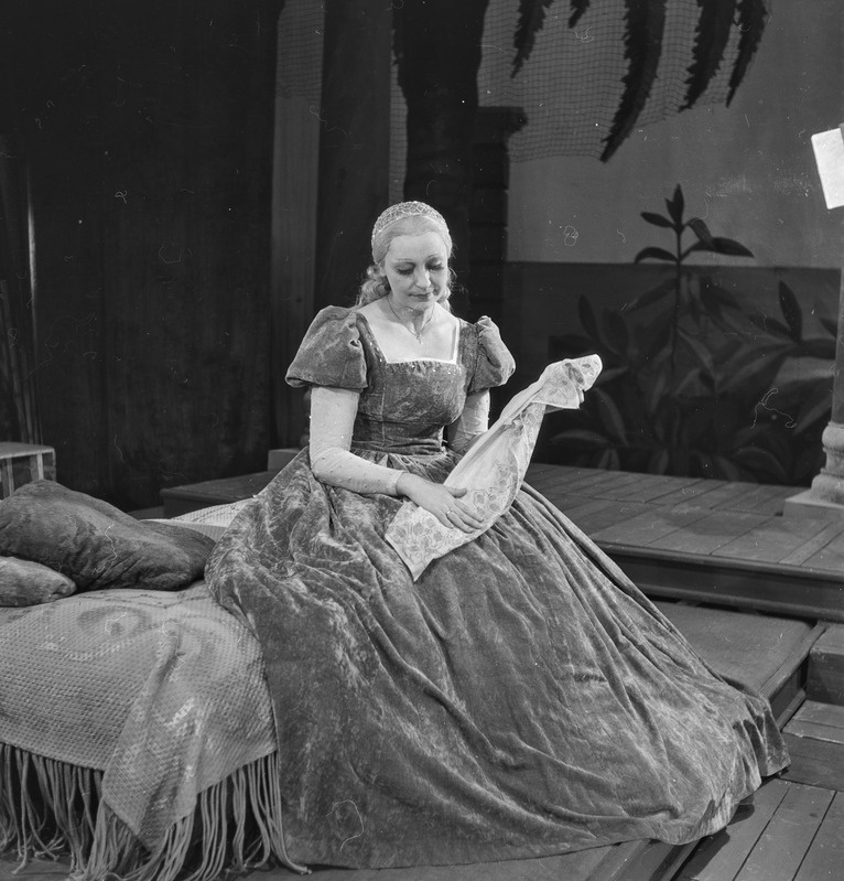 Othello, Teater Estonia, 1949, osades: Emilia – Katrin Välbe, Jago – Ants Eskola