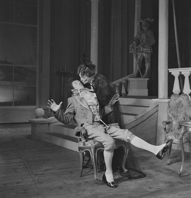 Suur viiuldaja, Teater Estonia, 1948, osades: Giacomo Pimpinelli – Paul Mägi, Krahvinna de Laplace – Salme Peetson