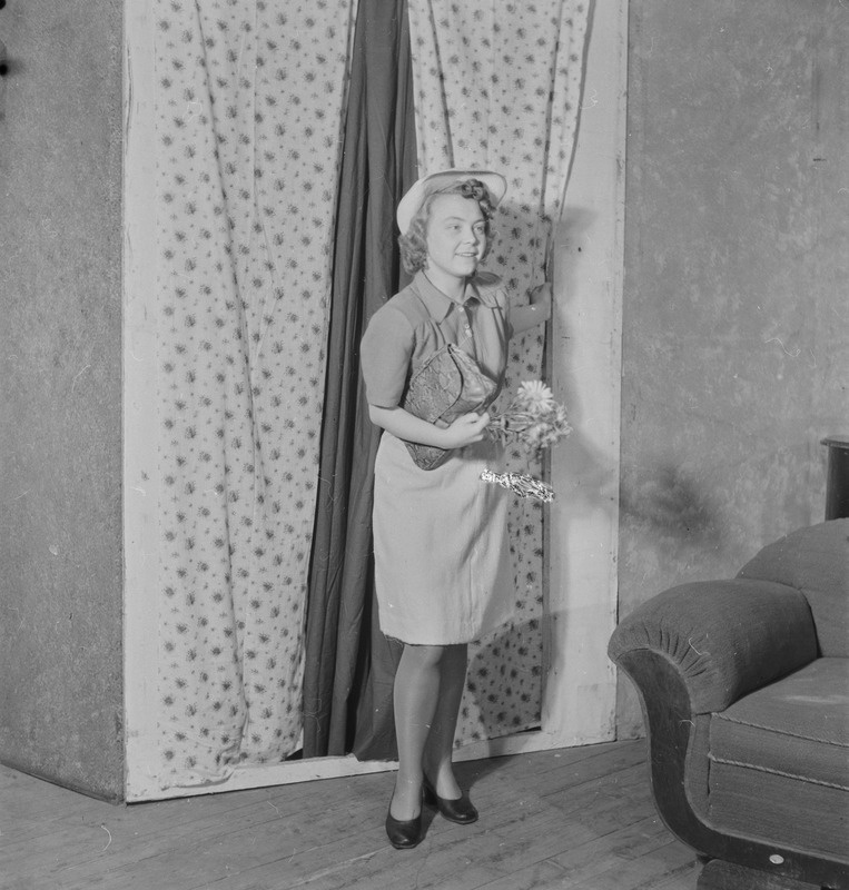 Vanad sõbrad, Teater Estonia, Tombi nim. klubi, 1948, pildil: stseen etendusest