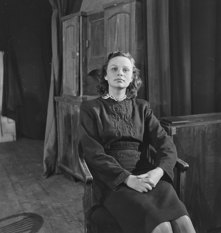 Vanad sõbrad, Teater Estonia, 1948, pildil: Regina Berg