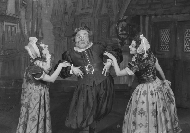 Windsori lõbusad naised, Teater Estonia, 1948, osades: Sir John Falstaff – Boris Blinov, Mrs. Ford – Geeni Raudsepp, Mrs. Page Page – Juta Arg