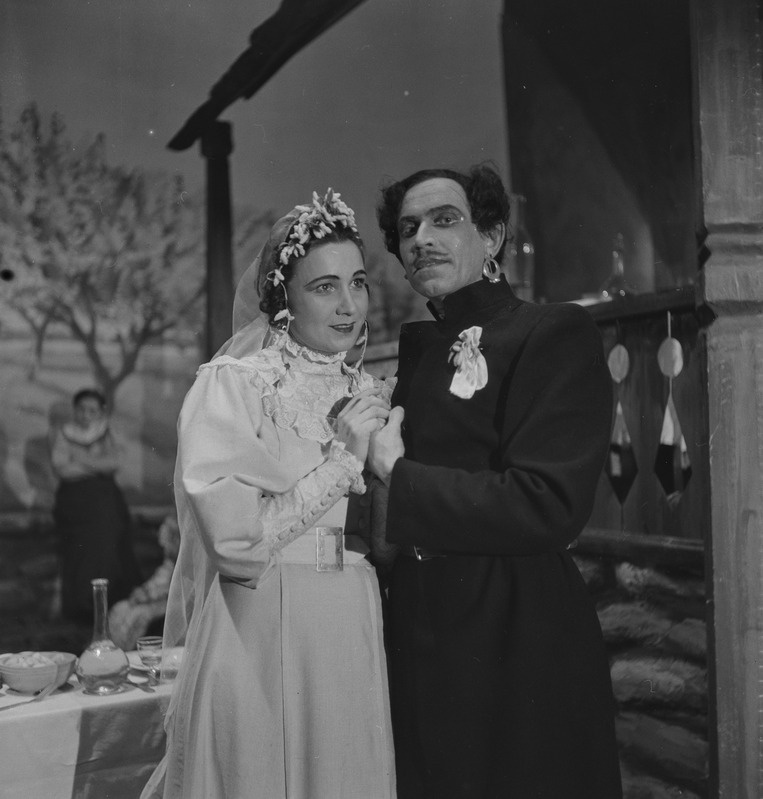 Vaikne Don, Teater Estonia, 1947, osades: Natalja – Meta Kodanipork, Grigori – Voldemar Paldre