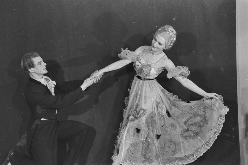 Öö Veneetsias, Teater Estonia, 1951, pildil: Anatoli Hanson ja Aino Petersons