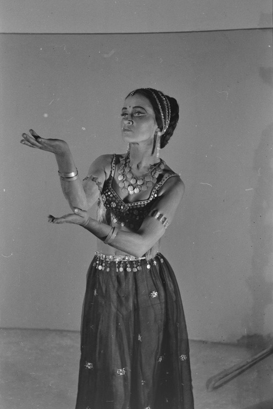 Lakme, Teater Estonia, 1951, osades: Persianas – Asta Ots