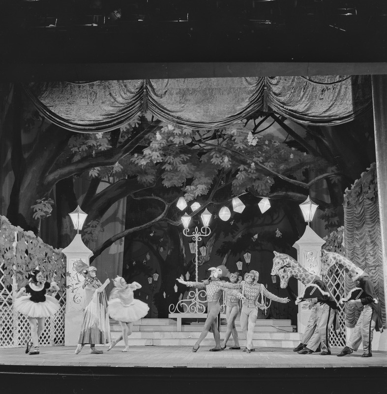 Kerjusüliõpilane, Teater Estonia, 1947, pildil: stseen etendusest