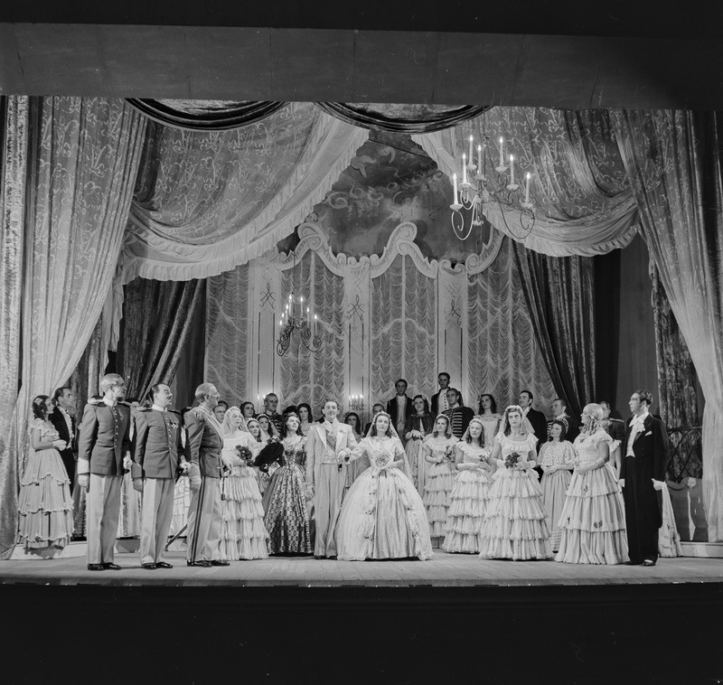 Kerjusüliõpilane, Teater Estonia, 1947, pildil: stseen etendusest
