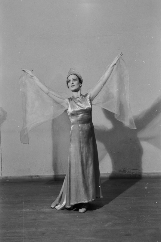 Näkineid, Teater Estonia, 1949, pildil: Haja Raidna veealuses balletis