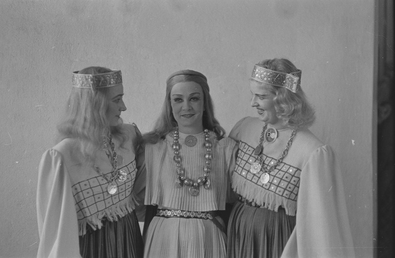 Kalevipoeg, Teater Estonia, 1948, pildil: Valja Vassiljeva