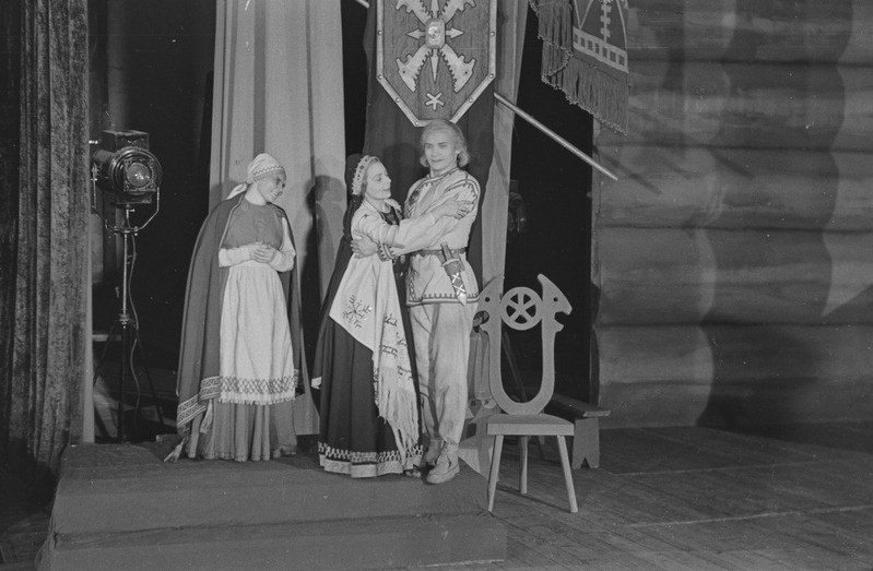 Kalevipoeg, Teater Estonia, 1948, osades: Linda – Juta Arg, Kalevipoeg – Ferdinand Veike