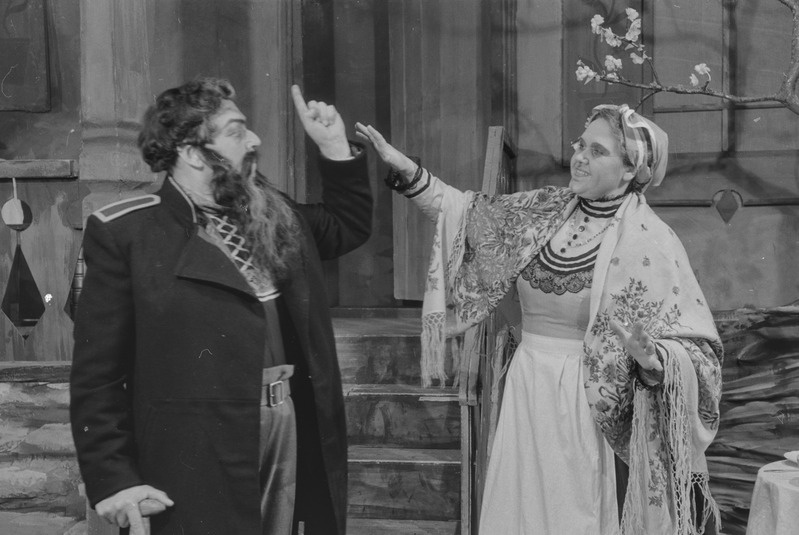 Vaikne Don, Teater Estonia, 1947, osades: Pantelei Melehhov – Jaan Johanson, Lukinišna Koršunova – Mare Hellam