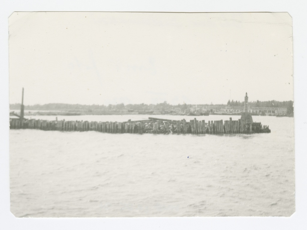 Kihnu harbour kai 1974.
