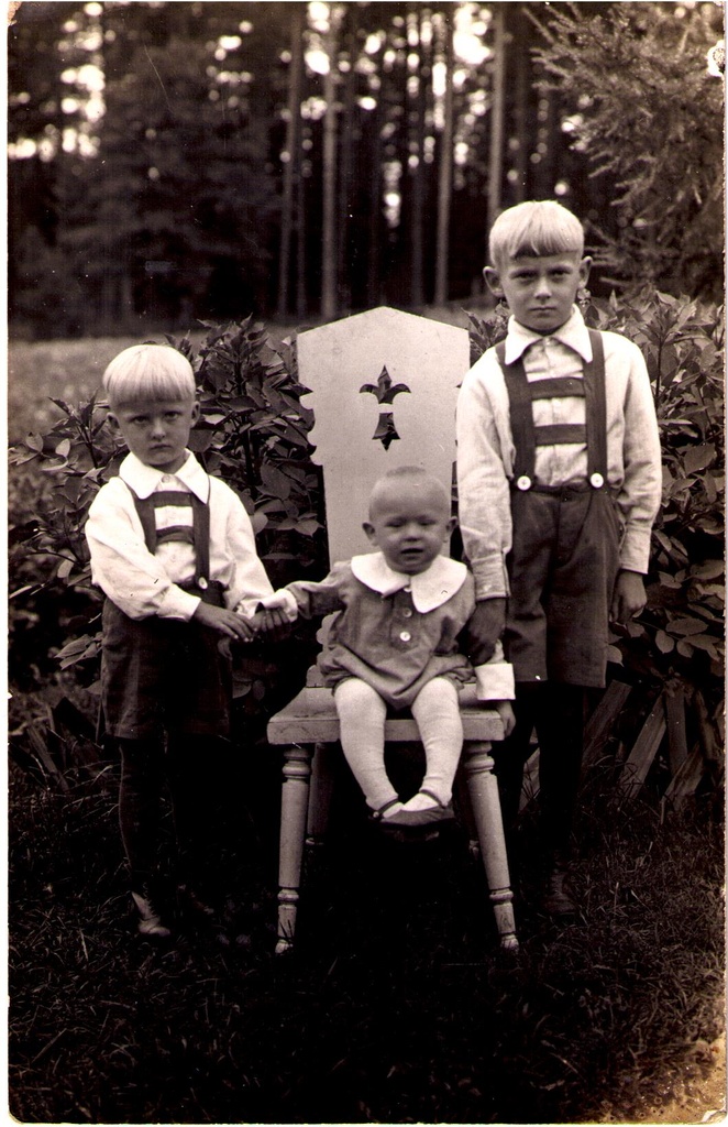 Fotopostkaart. Perek Sorro lapsed