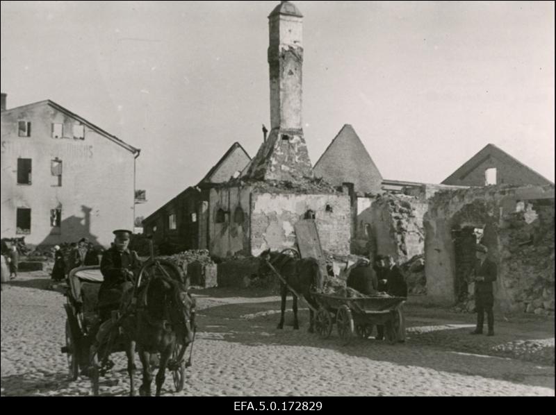 Vaade varemetele Holmi tänavas.