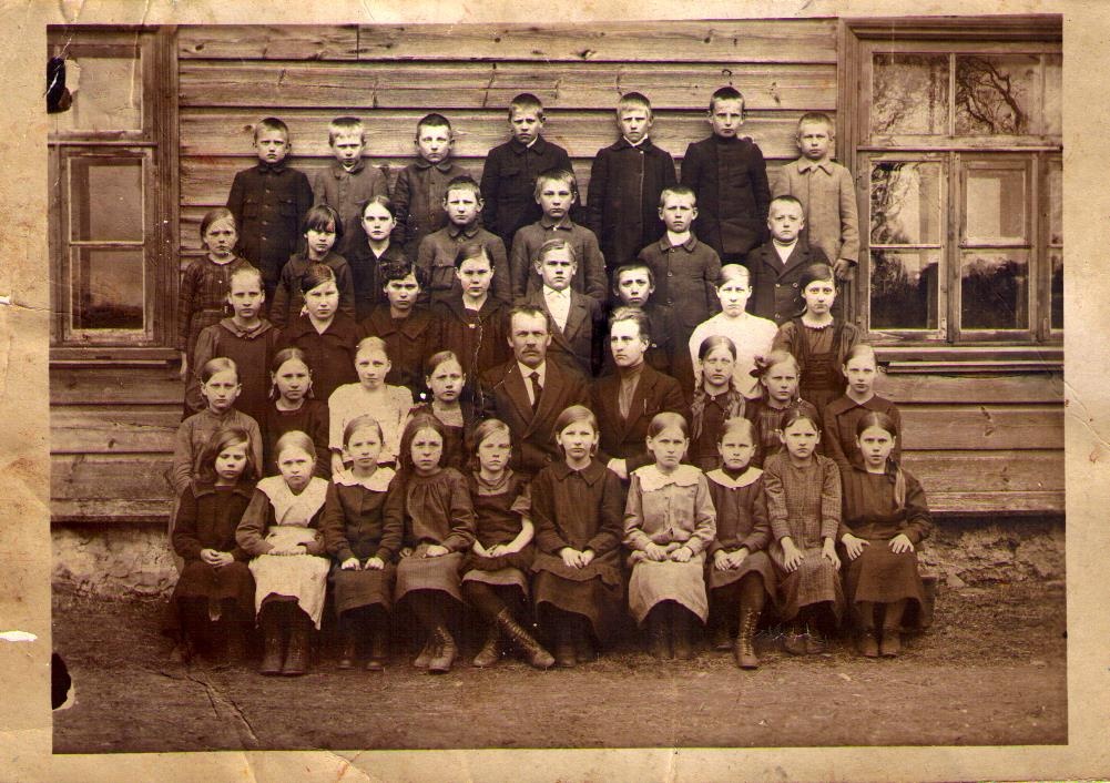 Villem Vinkel(Voore) Väike-Maarja kooli fotol